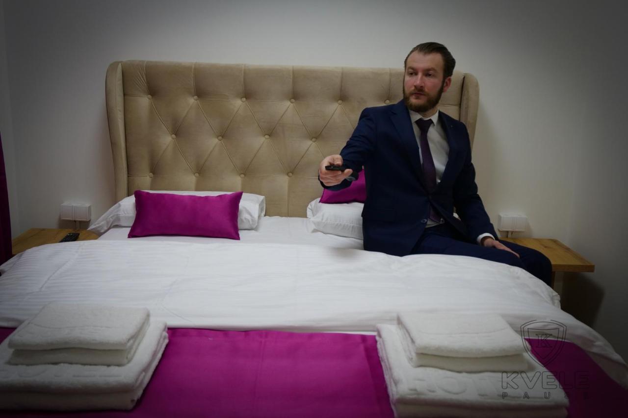 Motel Kvele ノヴィ・パザル エクステリア 写真