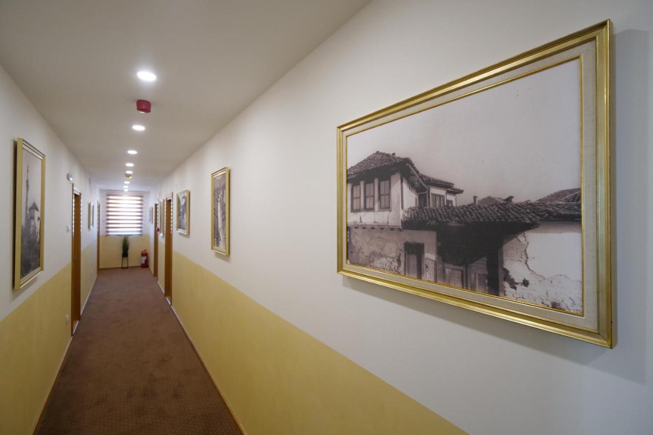 Motel Kvele ノヴィ・パザル エクステリア 写真