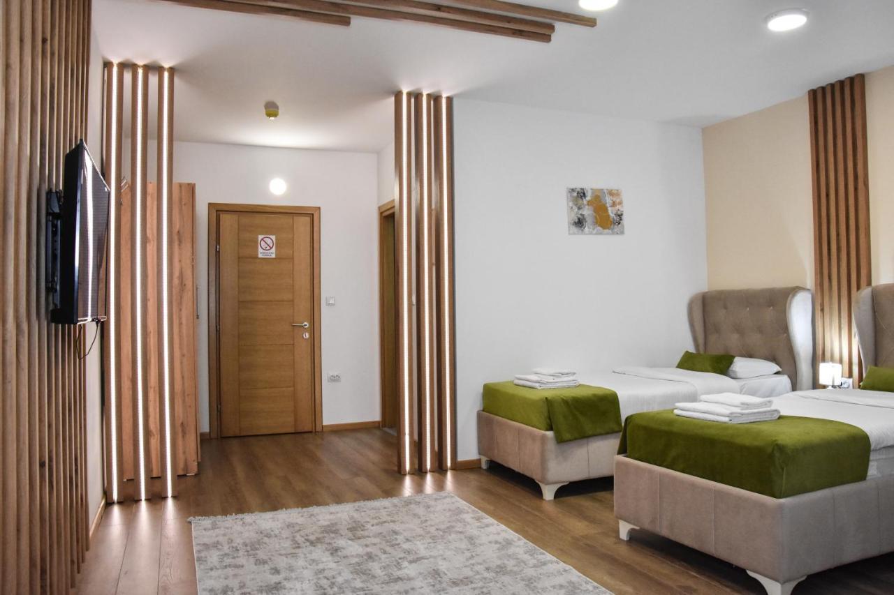 Motel Kvele ノヴィ・パザル エクステリア 写真
