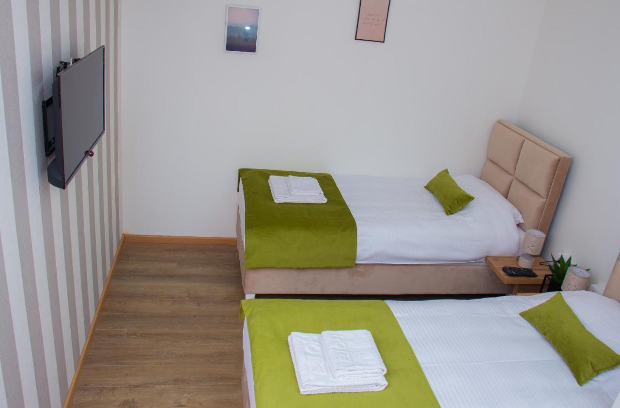 Motel Kvele ノヴィ・パザル エクステリア 写真