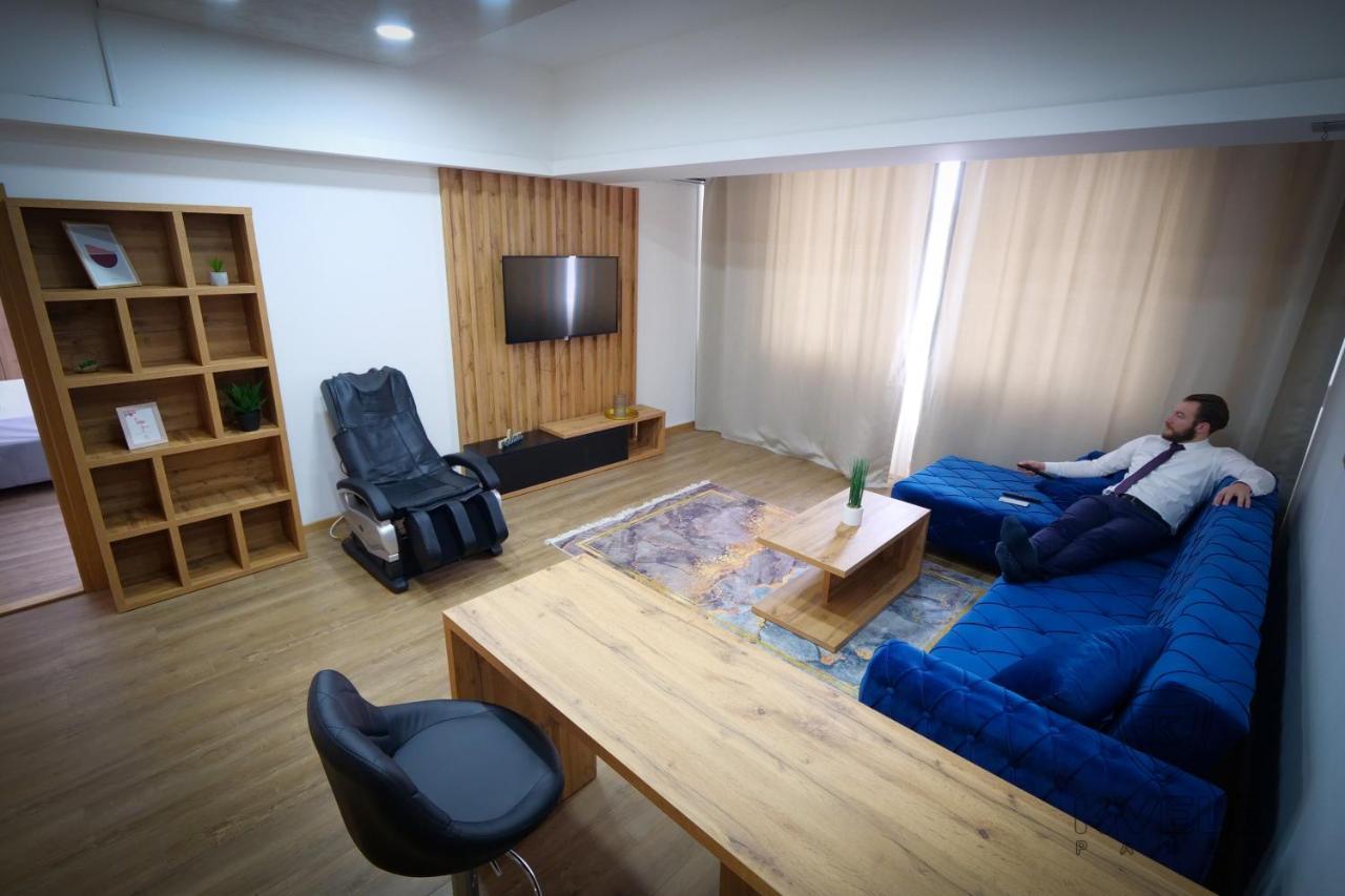 Motel Kvele ノヴィ・パザル エクステリア 写真